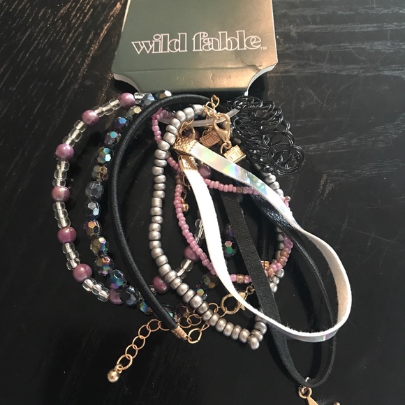 BRAND NEW beautiful bundle of bracelets. PERFECT GIFT!! Bundle to save! - Picture 4 of 5